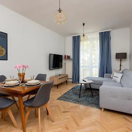 Apartmán Tasteful In Center By Renters *