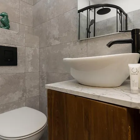Apartman Tasteful In Center By Renters *
